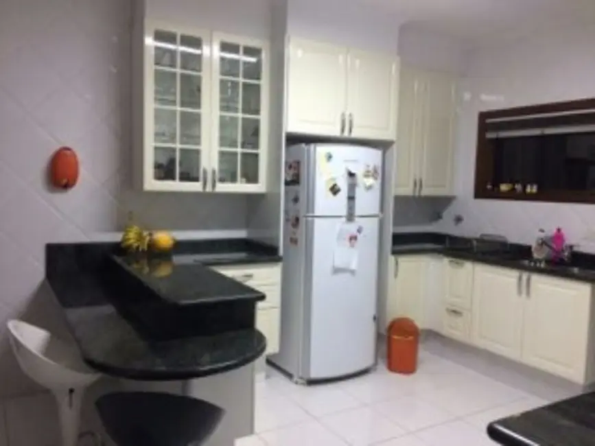 Foto 4 de Casa com 4 quartos à venda, 385m2 em Mogi Das Cruzes - SP