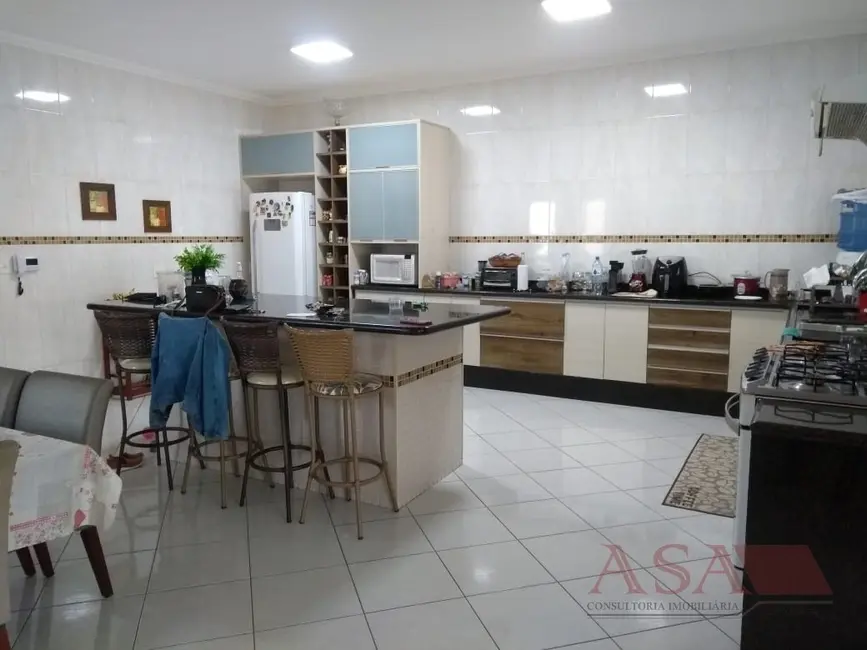 Casa à venda, 571m2 em Vila Santana, Mogi Das Cruzes - SP - imagem 3 Foto 3 de Casa à venda, 571m2 em Vila Santana, Mogi Das Cruzes - SP