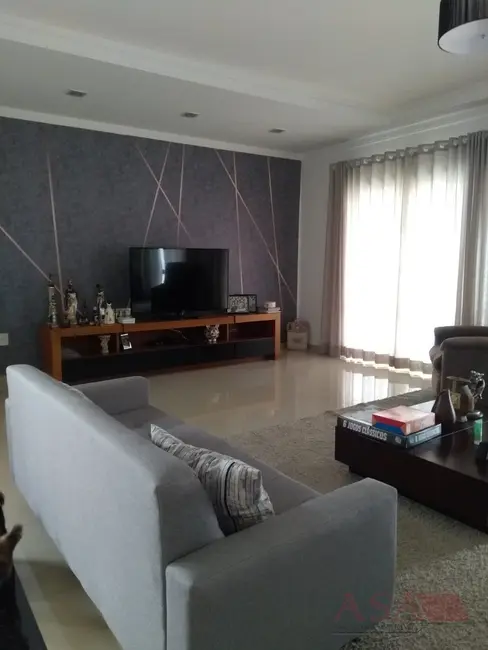 Casa à venda, 571m2 em Vila Santana, Mogi Das Cruzes - SP - imagem 8 Foto 8 de Casa à venda, 571m2 em Vila Santana, Mogi Das Cruzes - SP