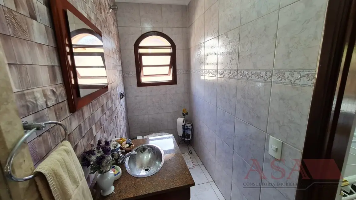 Foto 8 de Casa com 3 quartos à venda, 261m2 em Caputera, Aruja - SP
