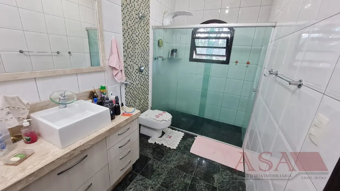 Foto 2 de Casa com 3 quartos à venda, 261m2 em Caputera, Aruja - SP