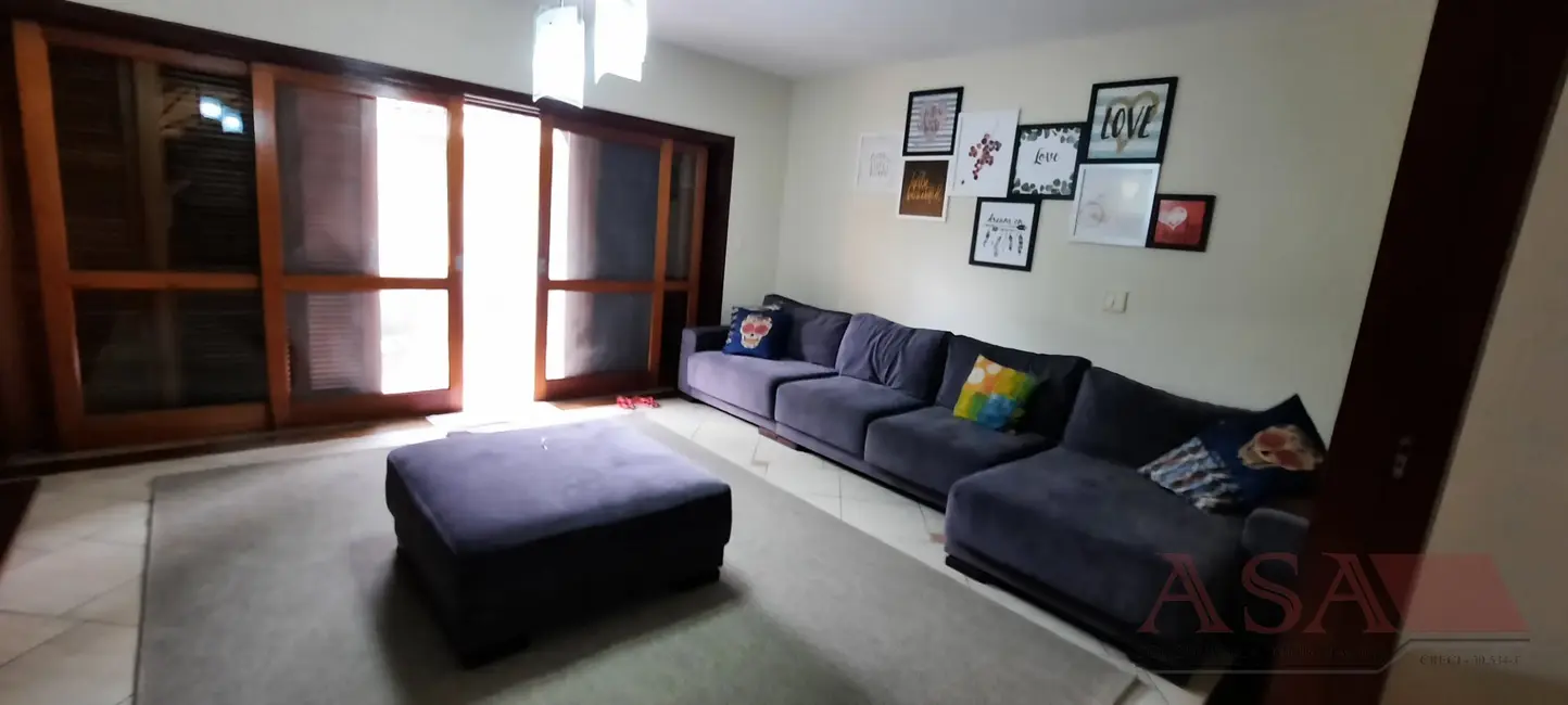 Foto 3 de Casa com 4 quartos à venda, 300m2 em Vila Mogilar, Mogi Das Cruzes - SP