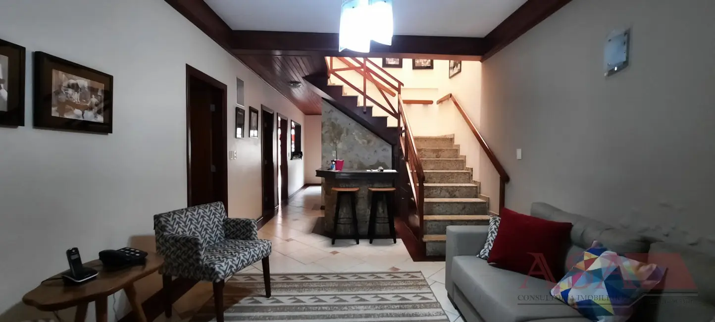 Foto 4 de Casa com 4 quartos à venda, 300m2 em Vila Mogilar, Mogi Das Cruzes - SP