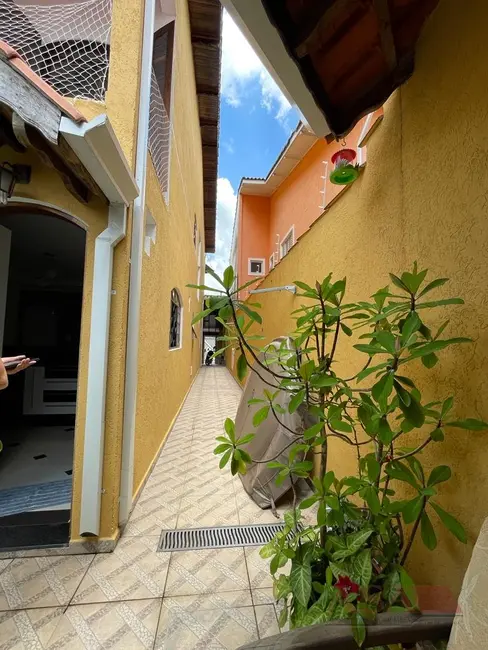 Foto 2 de Casa com 3 quartos à venda, 150m2 em Residencial Colinas, Mogi Das Cruzes - SP