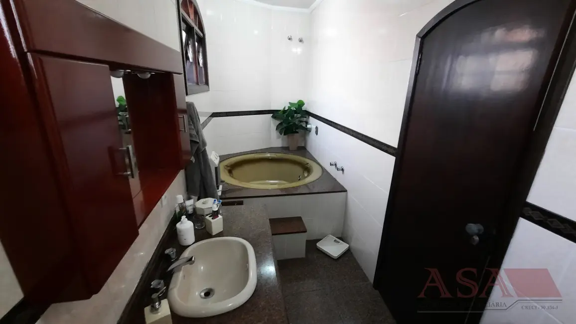 Foto 8 de Casa com 3 quartos à venda, 225m2 em Jardim Armênia, Mogi Das Cruzes - SP