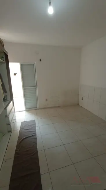 Foto 5 de Casa com 2 quartos para alugar, 100m2 em Jardim das Bandeiras, Mogi Das Cruzes - SP