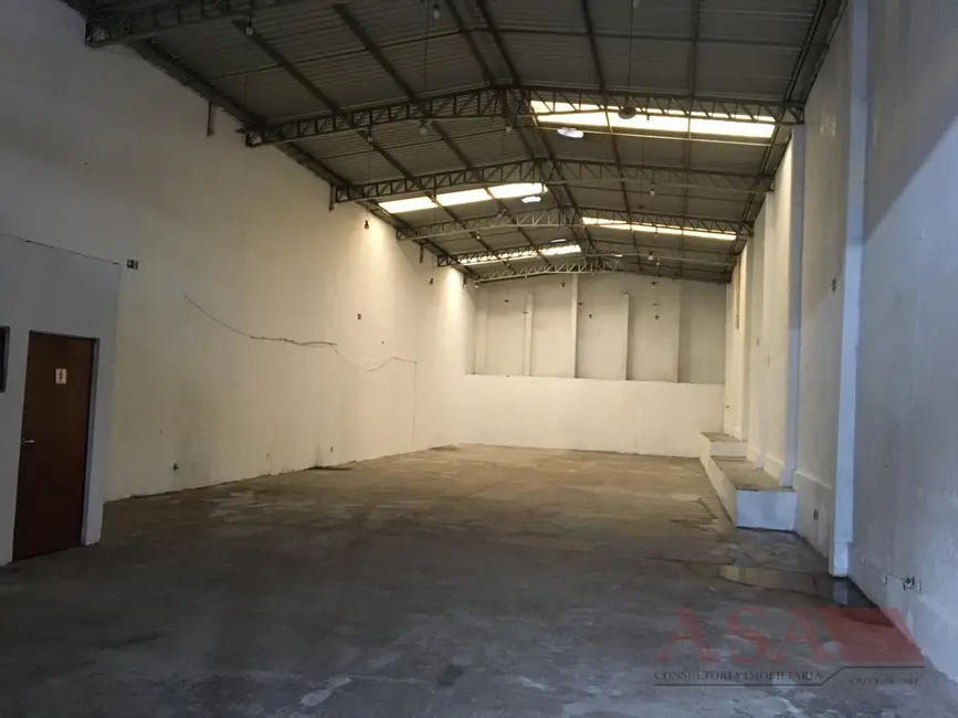 Foto 1 de Armazém / Galpão para alugar, 300m2 em Vila Jundiaí, Mogi Das Cruzes - SP