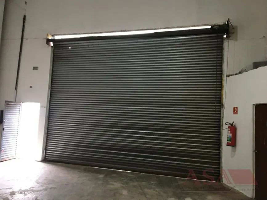 Foto 2 de Armazém / Galpão para alugar, 300m2 em Vila Jundiaí, Mogi Das Cruzes - SP