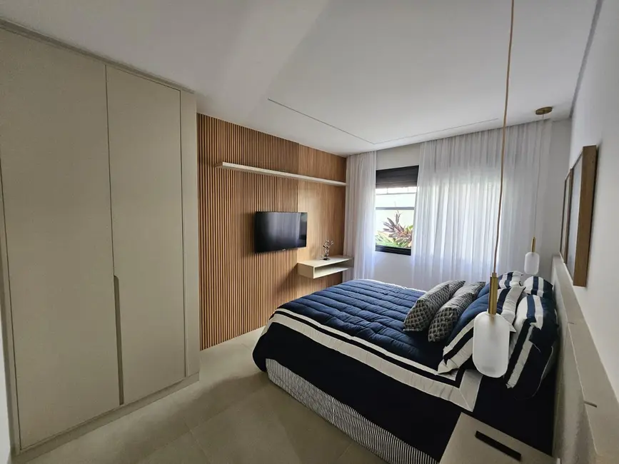 Casa de Condomínio com 6 quartos à venda, 742m2 em Riviera de São Lourenço, Bertioga - SP - imagem 3 Foto 3 de Casa de Condomínio com 6 quartos à venda, 742m2 em Riviera de São Lourenço, Bertioga - SP