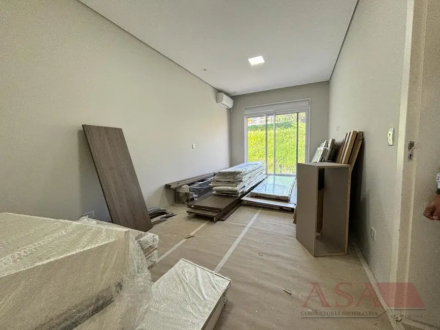 Foto 3 de Casa de Condomínio com 4 quartos à venda, 263m2 em Conjunto Bom Pastor, Mogi Das Cruzes - SP