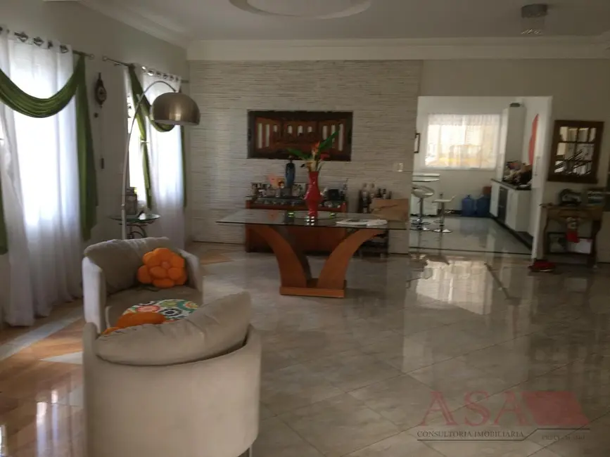 Foto 1 de Casa de Condomínio com 3 quartos à venda, 360m2 em Parque Residencial Itapeti, Mogi Das Cruzes - SP