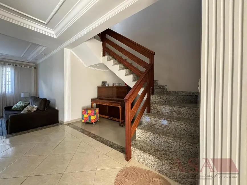 Foto 9 de Casa Comercial com 3 quartos à venda e para alugar, 318m2 em Loteamento Rio Acima, Mogi Das Cruzes - SP