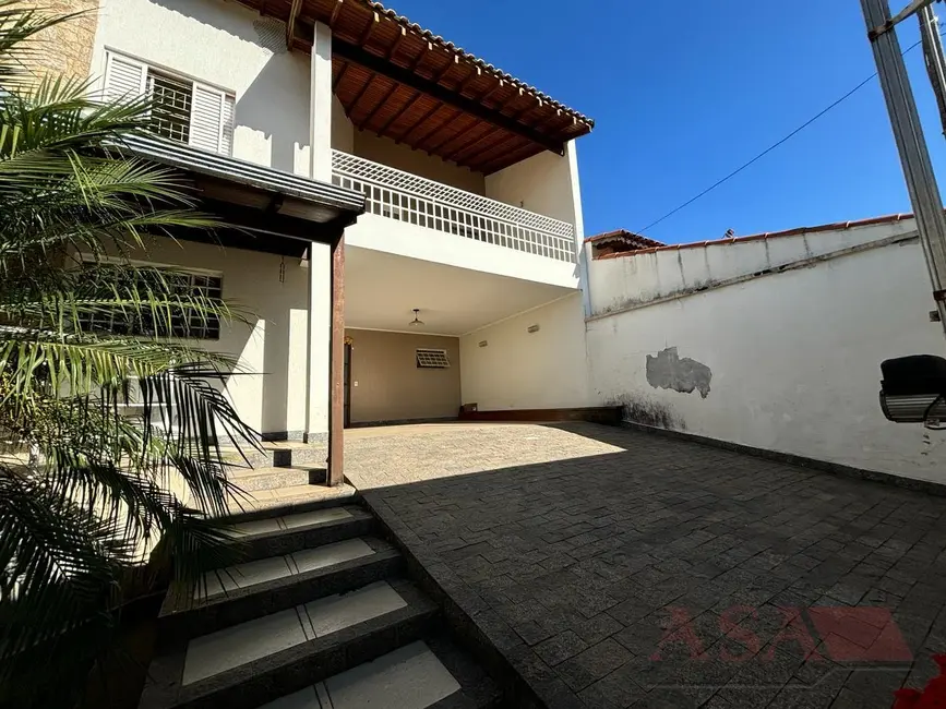 Foto 4 de Casa Comercial com 3 quartos à venda e para alugar, 318m2 em Loteamento Rio Acima, Mogi Das Cruzes - SP