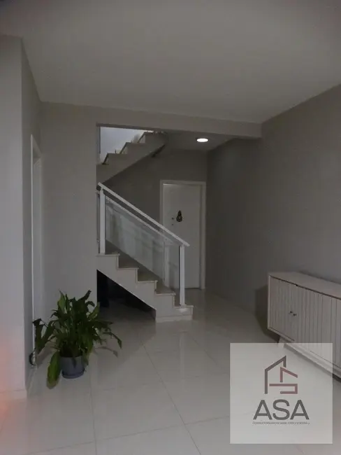 Foto 1 de Casa com 3 quartos à venda, 150m2 em Vila Suissa, Mogi Das Cruzes - SP