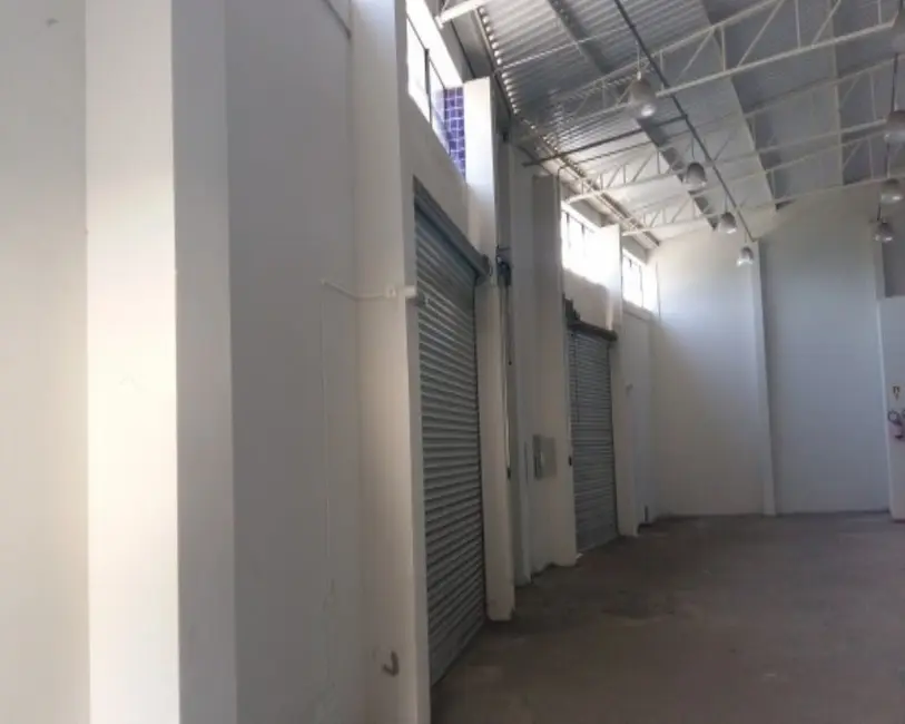 Foto 2 de Armazém / Galpão à venda, 360m2 em Vila Suissa, Mogi Das Cruzes - SP