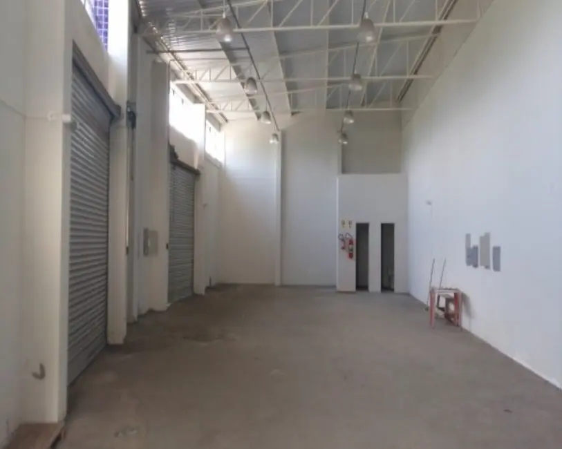 Foto 1 de Armazém / Galpão à venda, 360m2 em Vila Suissa, Mogi Das Cruzes - SP