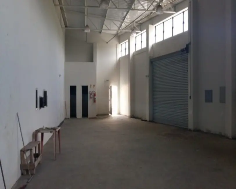 Foto 3 de Armazém / Galpão à venda, 360m2 em Vila Suissa, Mogi Das Cruzes - SP