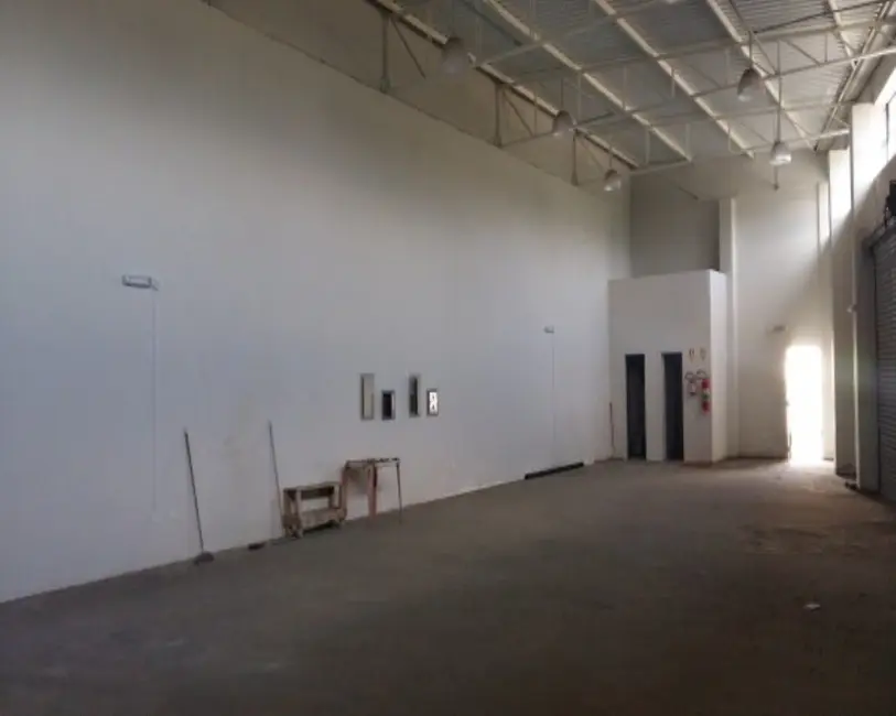 Foto 4 de Armazém / Galpão à venda, 360m2 em Vila Suissa, Mogi Das Cruzes - SP