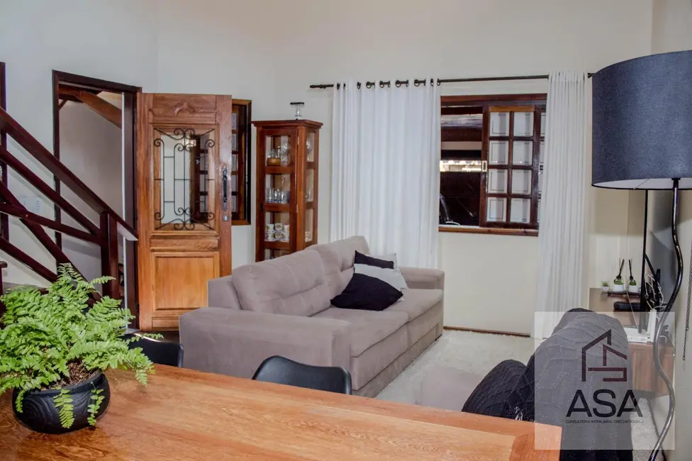 Foto 8 de Casa com 3 quartos à venda, 268m2 em Guararema - SP