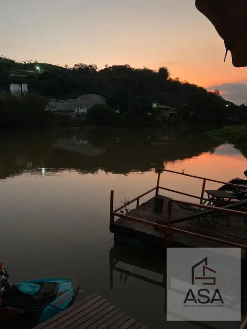 Foto 3 de Casa com 3 quartos à venda, 268m2 em Guararema - SP
