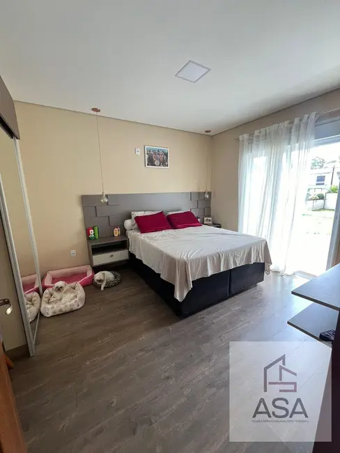 Foto 2 de Casa com 3 quartos à venda, 202m2 em Fazenda Rodeio, Mogi Das Cruzes - SP