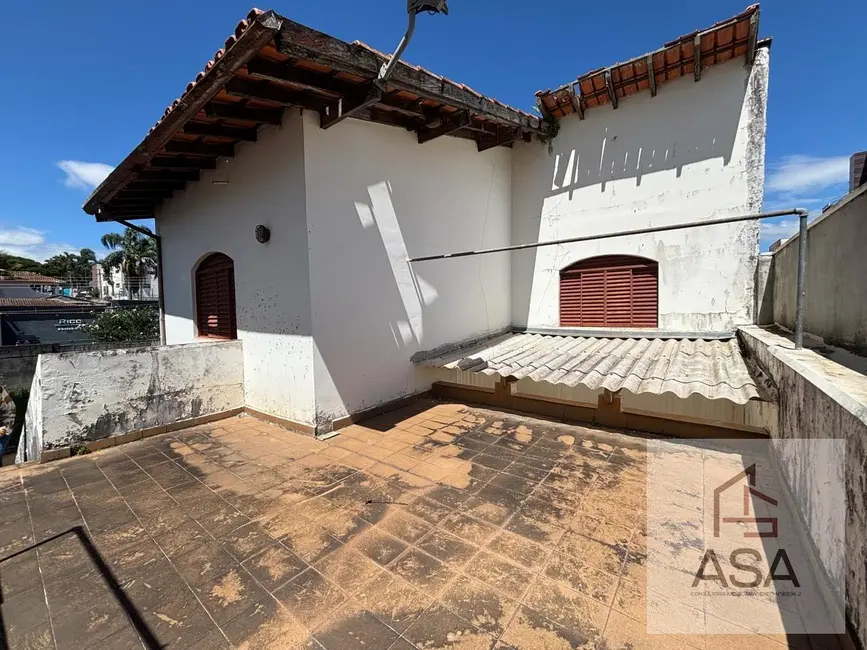 Casa Comercial com 3 quartos para alugar, 627m2 em Vila Oliveira, Mogi Das Cruzes - SP - imagem 3 Foto 3 de Casa Comercial com 3 quartos para alugar, 627m2 em Vila Oliveira, Mogi Das Cruzes - SP