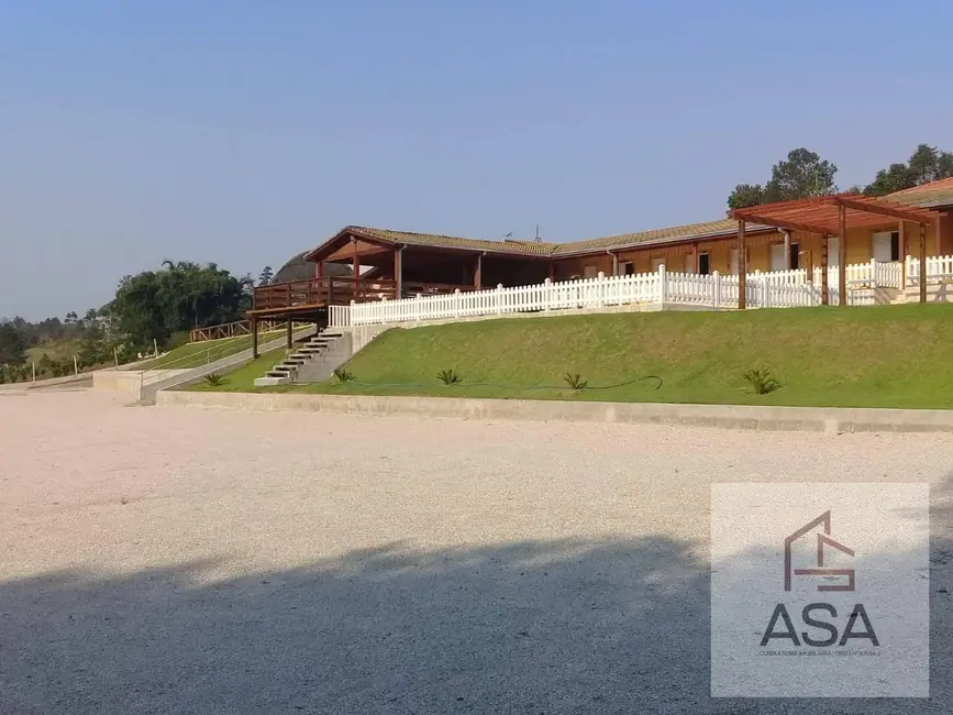 Chácara com 5 quartos à venda, 15000m2 em Guararema - SP - imagem 4 Foto 4 de Chácara com 5 quartos à venda, 15000m2 em Guararema - SP