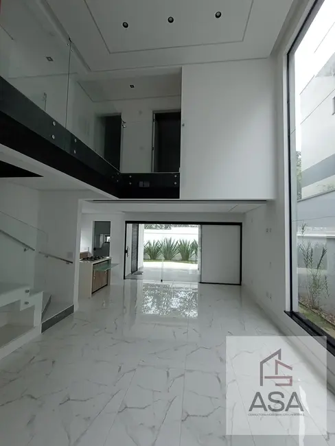 Casa de Condomínio com 3 quartos à venda e para alugar, 250m2 em Fazenda Rodeio, Mogi Das Cruzes - SP - imagem 3 Foto 3 de Casa de Condomínio com 3 quartos à venda e para alugar, 250m2 em Fazenda Rodeio, Mogi Das Cruzes - SP