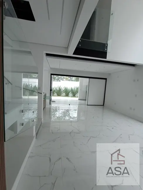 Casa de Condomínio com 3 quartos à venda e para alugar, 250m2 em Fazenda Rodeio, Mogi Das Cruzes - SP - imagem 6 Foto 6 de Casa de Condomínio com 3 quartos à venda e para alugar, 250m2 em Fazenda Rodeio, Mogi Das Cruzes - SP