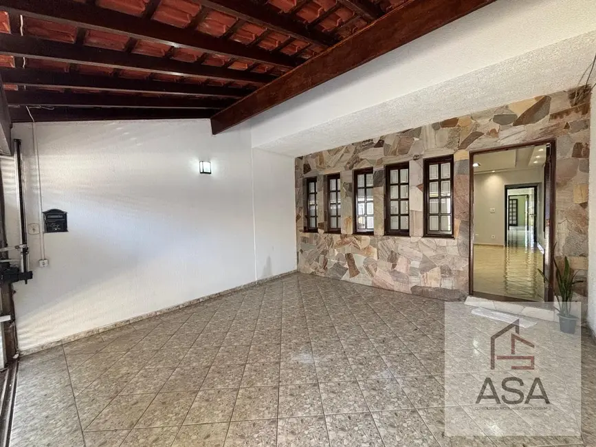 Foto 2 de Casa com 3 quartos à venda, 250m2 em Mogi Das Cruzes - SP
