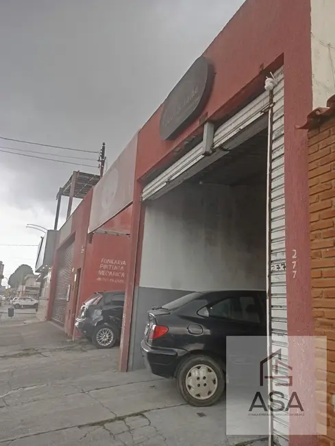 Foto 3 de Armazém / Galpão à venda, 300m2 em Vila Mogilar, Mogi Das Cruzes - SP