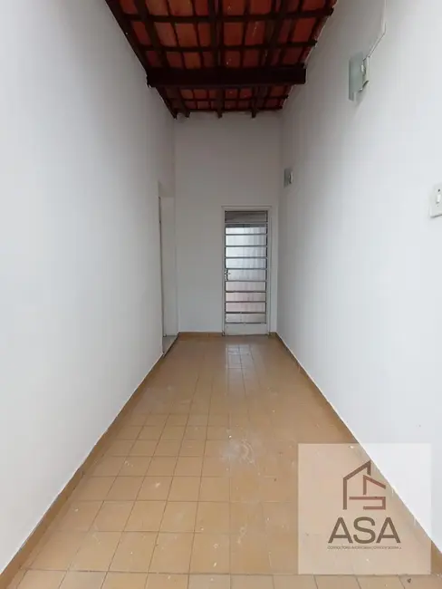 Casa com 3 quartos para alugar, 180m2 em Vila Oliveira, Mogi Das Cruzes - SP - imagem 2 Foto 2 de Casa com 3 quartos para alugar, 180m2 em Vila Oliveira, Mogi Das Cruzes - SP