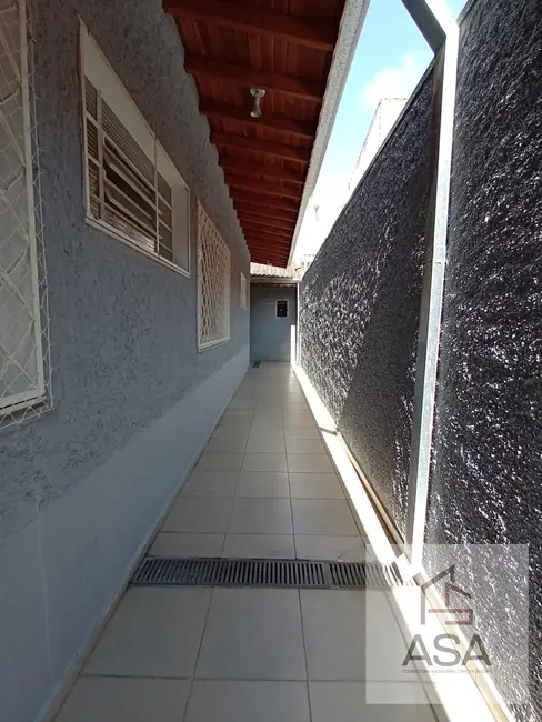Casa com 3 quartos para alugar, 210m2 em Vila Oliveira, Mogi Das Cruzes - SP - imagem 6 Foto 6 de Casa com 3 quartos para alugar, 210m2 em Vila Oliveira, Mogi Das Cruzes - SP