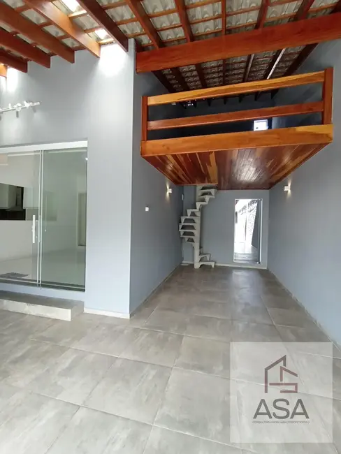 Casa com 3 quartos para alugar, 210m2 em Vila Oliveira, Mogi Das Cruzes - SP - imagem 2 Foto 2 de Casa com 3 quartos para alugar, 210m2 em Vila Oliveira, Mogi Das Cruzes - SP