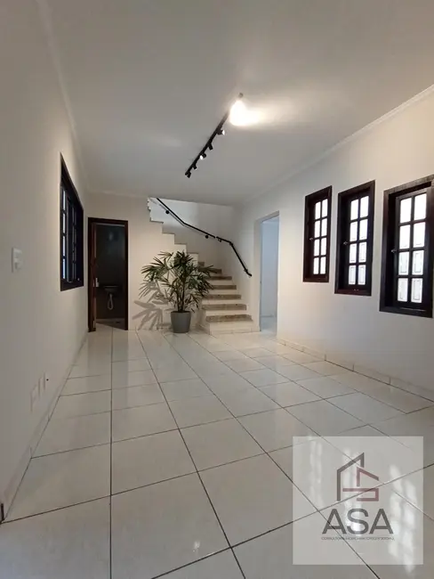Casa com 3 quartos para alugar, 95m2 em Centro, Mogi Das Cruzes - SP - imagem 9 Foto 9 de Casa com 3 quartos para alugar, 95m2 em Centro, Mogi Das Cruzes - SP