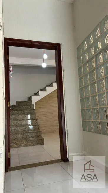 Casa com 3 quartos para alugar em Cézar de Souza, Mogi Das Cruzes - SP - imagem 2 Foto 2 de Casa com 3 quartos para alugar em Cézar de Souza, Mogi Das Cruzes - SP