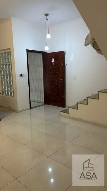 Casa com 3 quartos para alugar em Cézar de Souza, Mogi Das Cruzes - SP - imagem 3 Foto 3 de Casa com 3 quartos para alugar em Cézar de Souza, Mogi Das Cruzes - SP