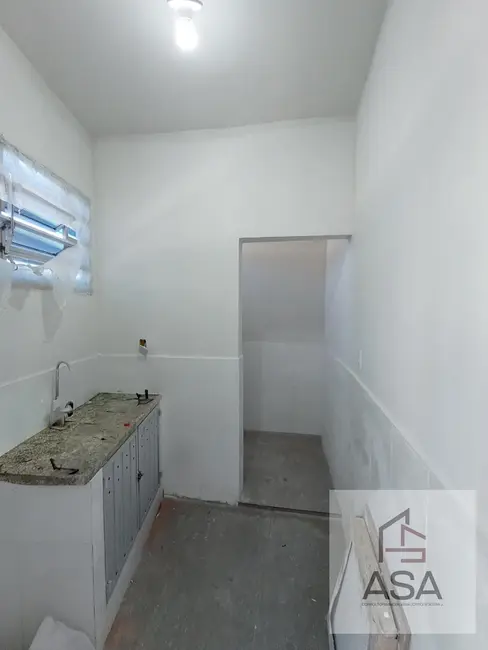 Casa com 1 quarto para alugar, 30m2 em Mogi Moderno, Mogi Das Cruzes - SP - imagem 3 Foto 3 de Casa com 1 quarto para alugar, 30m2 em Mogi Moderno, Mogi Das Cruzes - SP