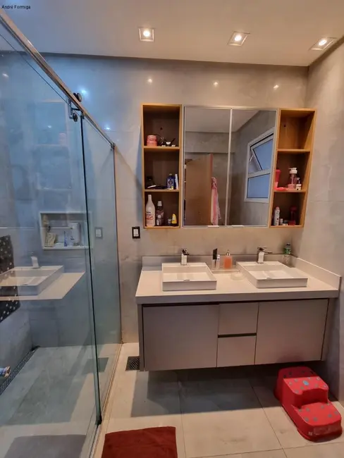 Foto 11 de Apartamento com 5 quartos para alugar, 226m2 em Setor Bueno, Goiania - GO