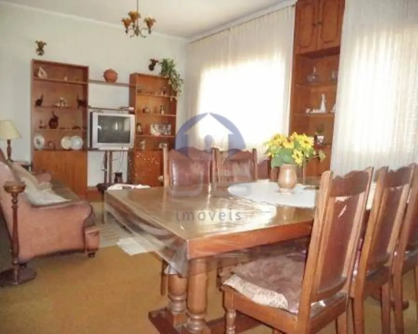 Casa com 3 quartos à venda, 255m2 em Parque São Quirino, Campinas - SP - imagem 2 Foto 2 de Casa com 3 quartos à venda, 255m2 em Parque São Quirino, Campinas - SP