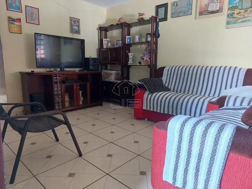 Casa com 4 quartos à venda, 200m2 em Conjunto Habitacional Padre Anchieta, Campinas - SP - imagem 3 Foto 3 de Casa com 4 quartos à venda, 200m2 em Conjunto Habitacional Padre Anchieta, Campinas - SP