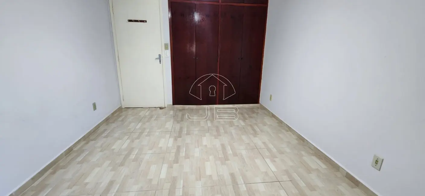 Casa com 4 quartos à venda, 180m2 em Jardim Santa Lúcia, Campinas - SP - imagem 8 Foto 8 de Casa com 4 quartos à venda, 180m2 em Jardim Santa Lúcia, Campinas - SP