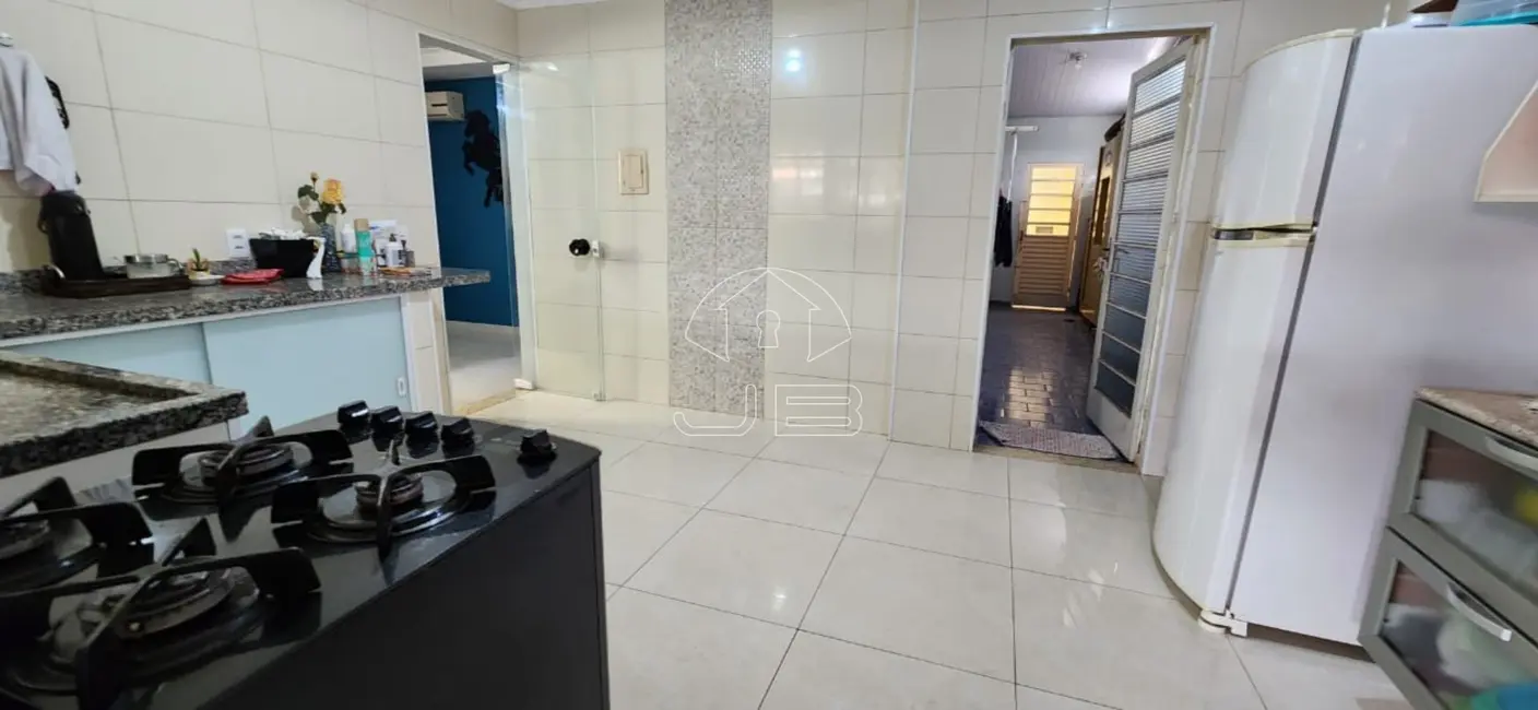 Casa com 3 quartos à venda, 166m2 em Conjunto Habitacional Vila Réggio, Campinas - SP - imagem 7 Foto 7 de Casa com 3 quartos à venda, 166m2 em Conjunto Habitacional Vila Réggio, Campinas - SP