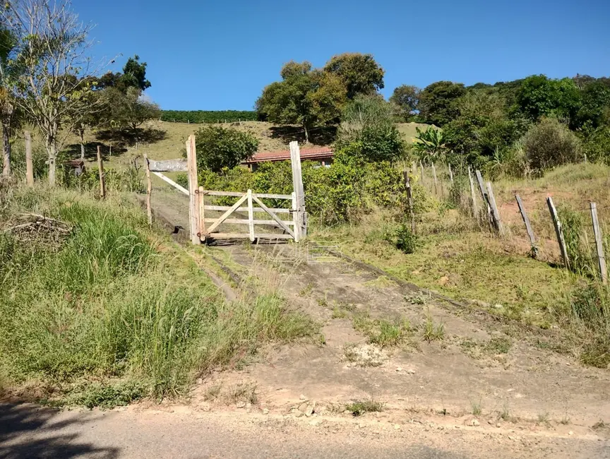 Foto 2 de Chácara com 3 quartos à venda, 100m2 em Bueno Brandao - MG