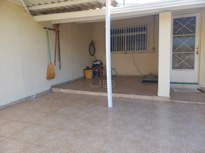 Casa com 2 quartos à venda, 82m2 em Jardim Jurema, Valinhos - SP - imagem 3 Foto 3 de Casa com 2 quartos à venda, 82m2 em Jardim Jurema, Valinhos - SP