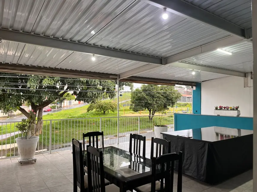Casa com 3 quartos à venda, 180m2 em Jardim Roseira, Campinas - SP - imagem 3 Foto 3 de Casa com 3 quartos à venda, 180m2 em Jardim Roseira, Campinas - SP