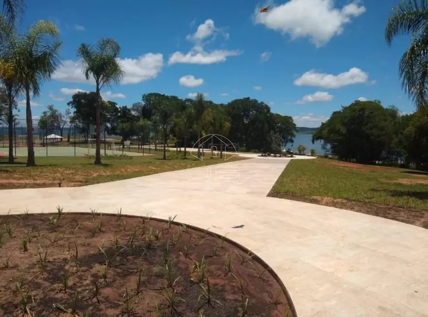 Foto 4 de Terreno / Lote à venda, 453m2 em Paranapanema - SP