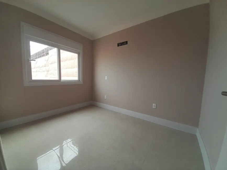 Apartamento com 2 quartos à venda, 75m2 em Centro, Capao Da Canoa - RS - imagem 3 Foto 3 de Apartamento com 2 quartos à venda, 75m2 em Centro, Capao Da Canoa - RS