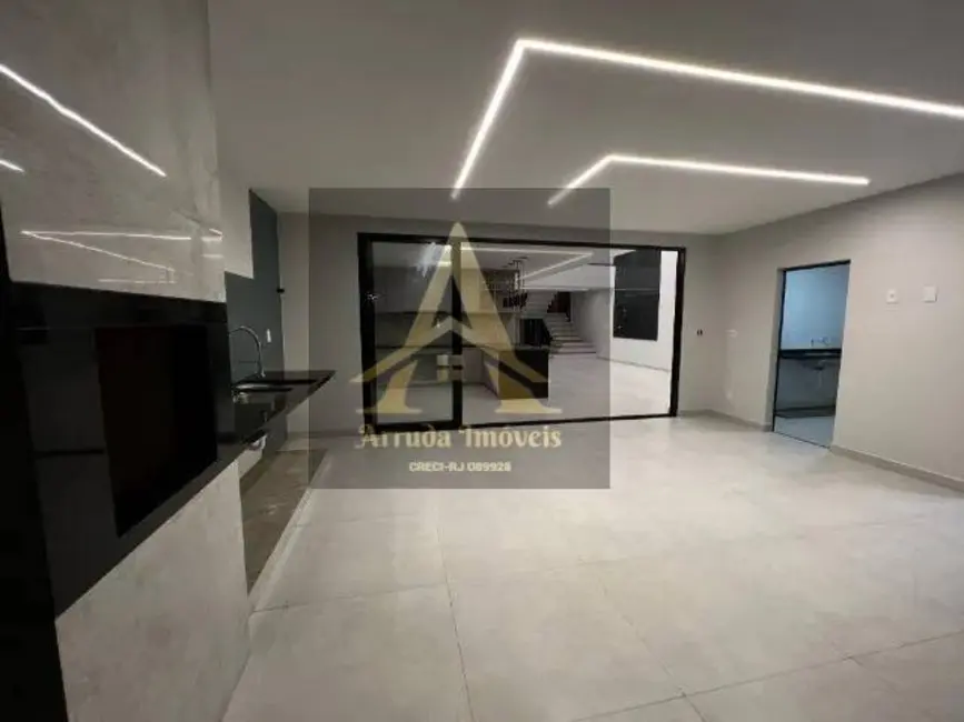 Casa com 4 quartos à venda, 300m2 em Nova São Pedro, Sao Pedro Da Aldeia - RJ - imagem 8 Foto 8 de Casa com 4 quartos à venda, 300m2 em Nova São Pedro, Sao Pedro Da Aldeia - RJ