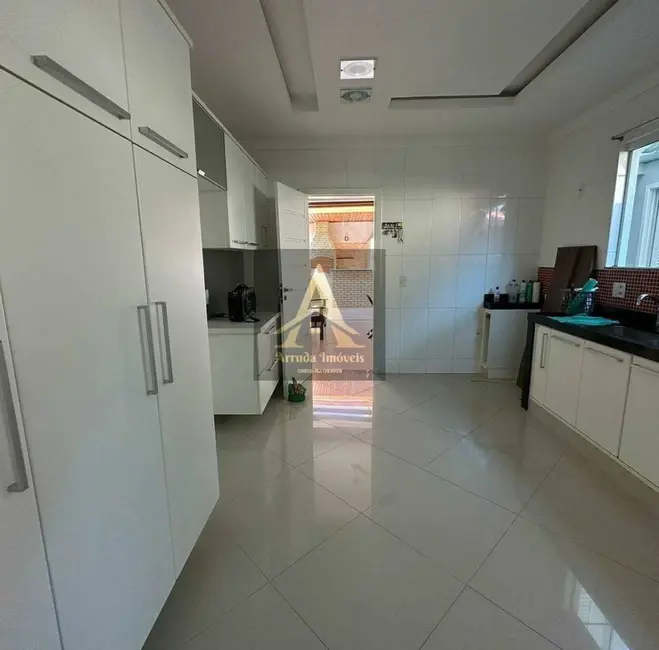 Casa com 3 quartos para alugar em Balneário São Pedro, Sao Pedro Da Aldeia - RJ - imagem 6 Foto 6 de Casa com 3 quartos para alugar em Balneário São Pedro, Sao Pedro Da Aldeia - RJ